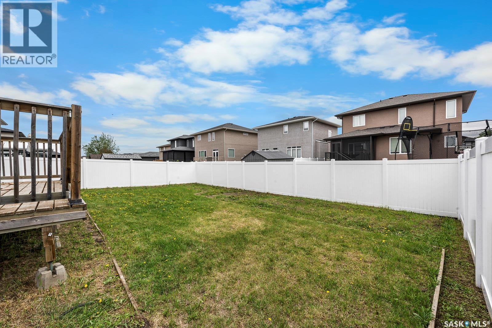1640 Maple Rose CRESCENT N - 43