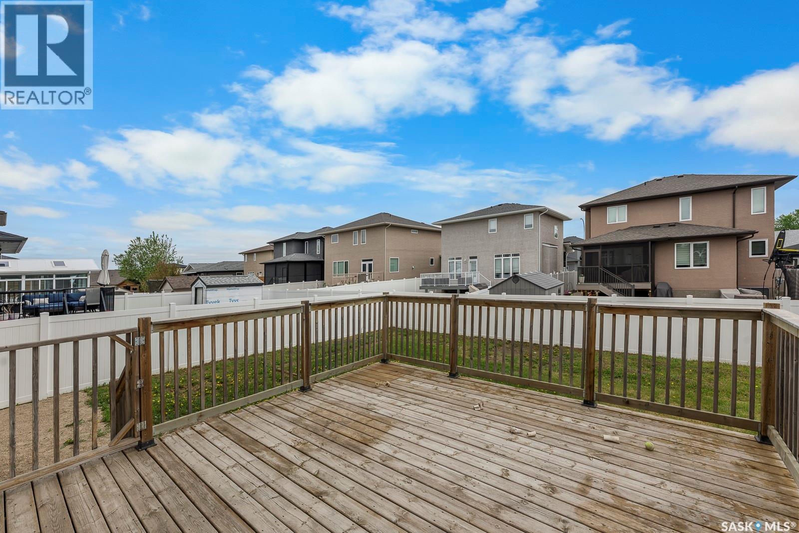 1640 Maple Rose CRESCENT N - 44