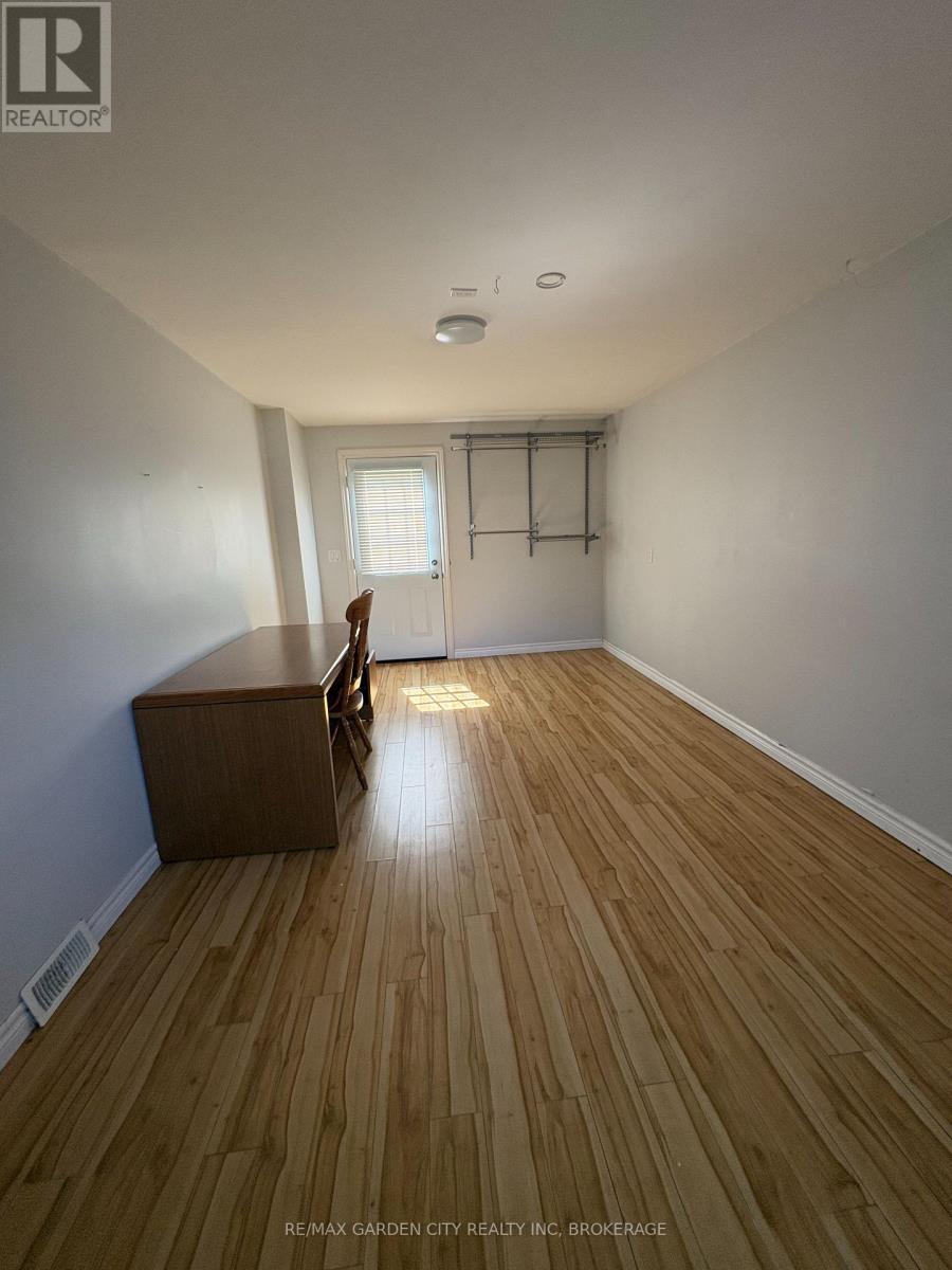 105 TUPPER DRIVE - 15