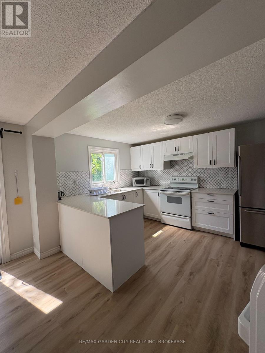 105 TUPPER DRIVE - 3