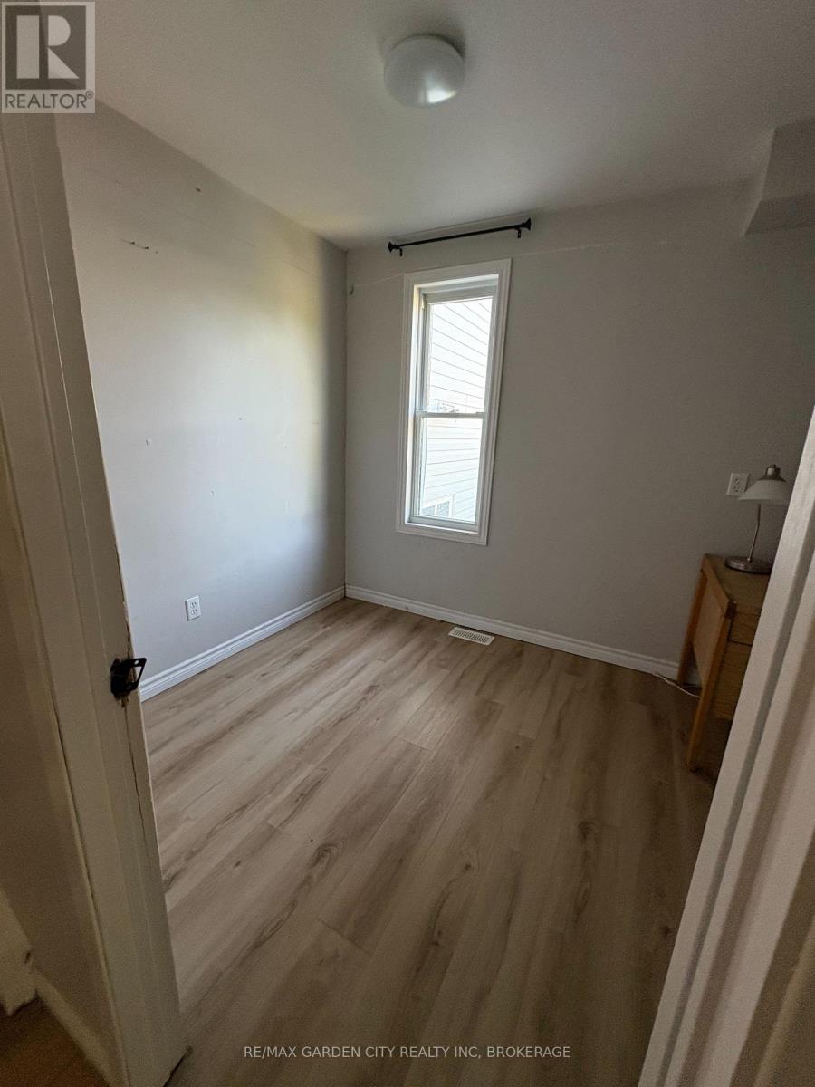 105 TUPPER DRIVE - 7