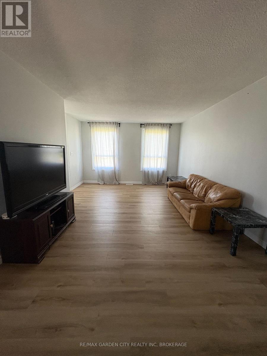 105 TUPPER DRIVE - 5