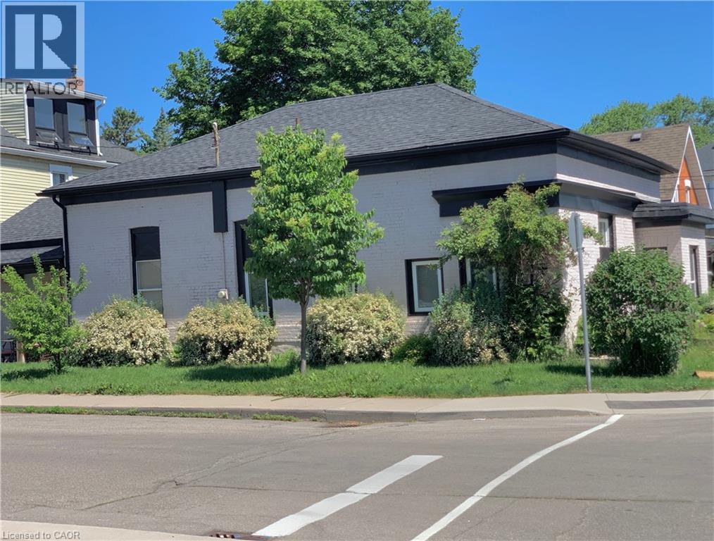 405 MACNAB Street N - 30