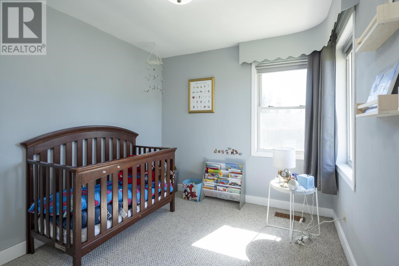 752 Leslie AVE - 25