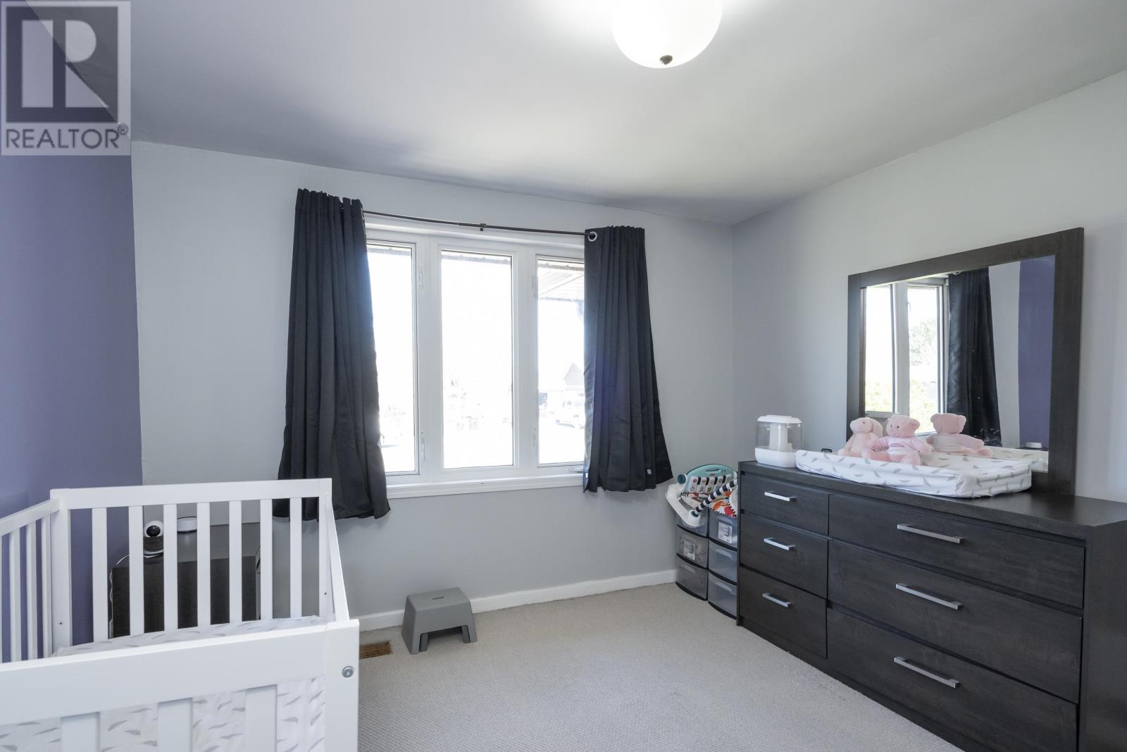 752 Leslie AVE - 31