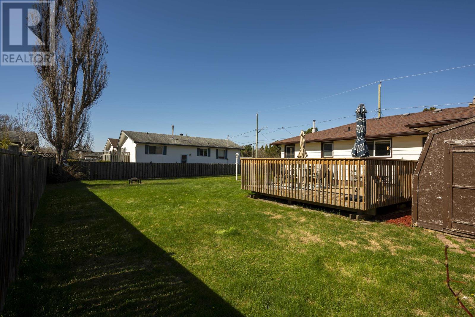 752 Leslie AVE - 9