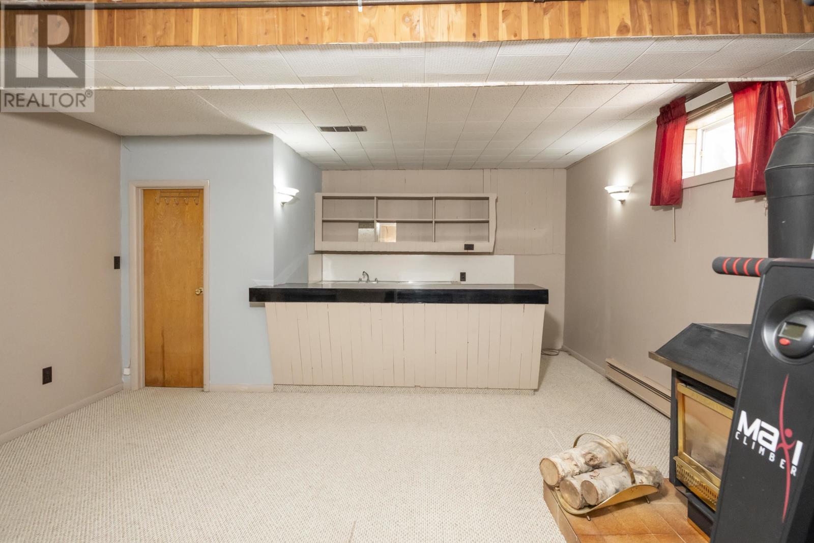 752 Leslie AVE - 38