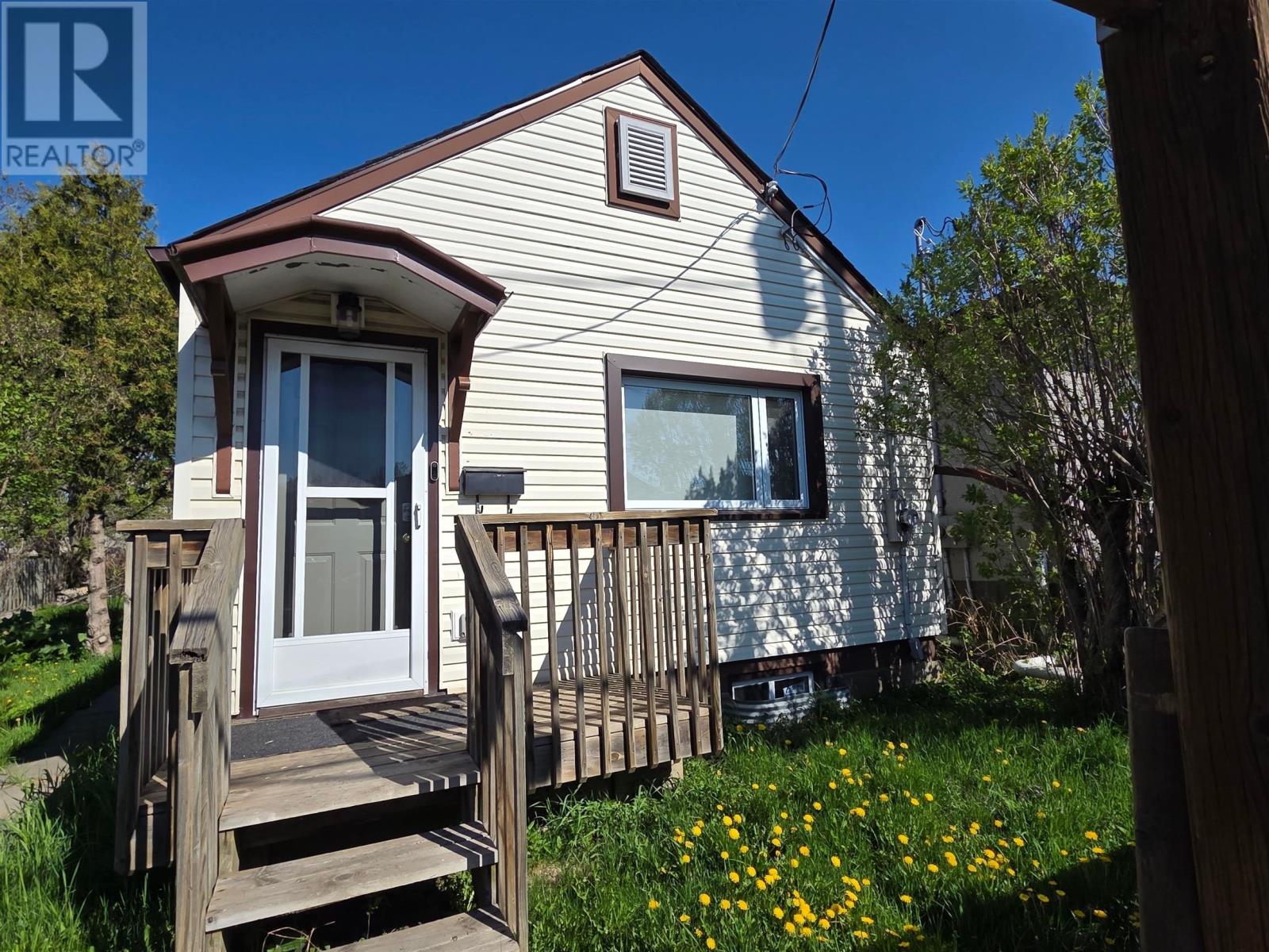 84 Machar Ave