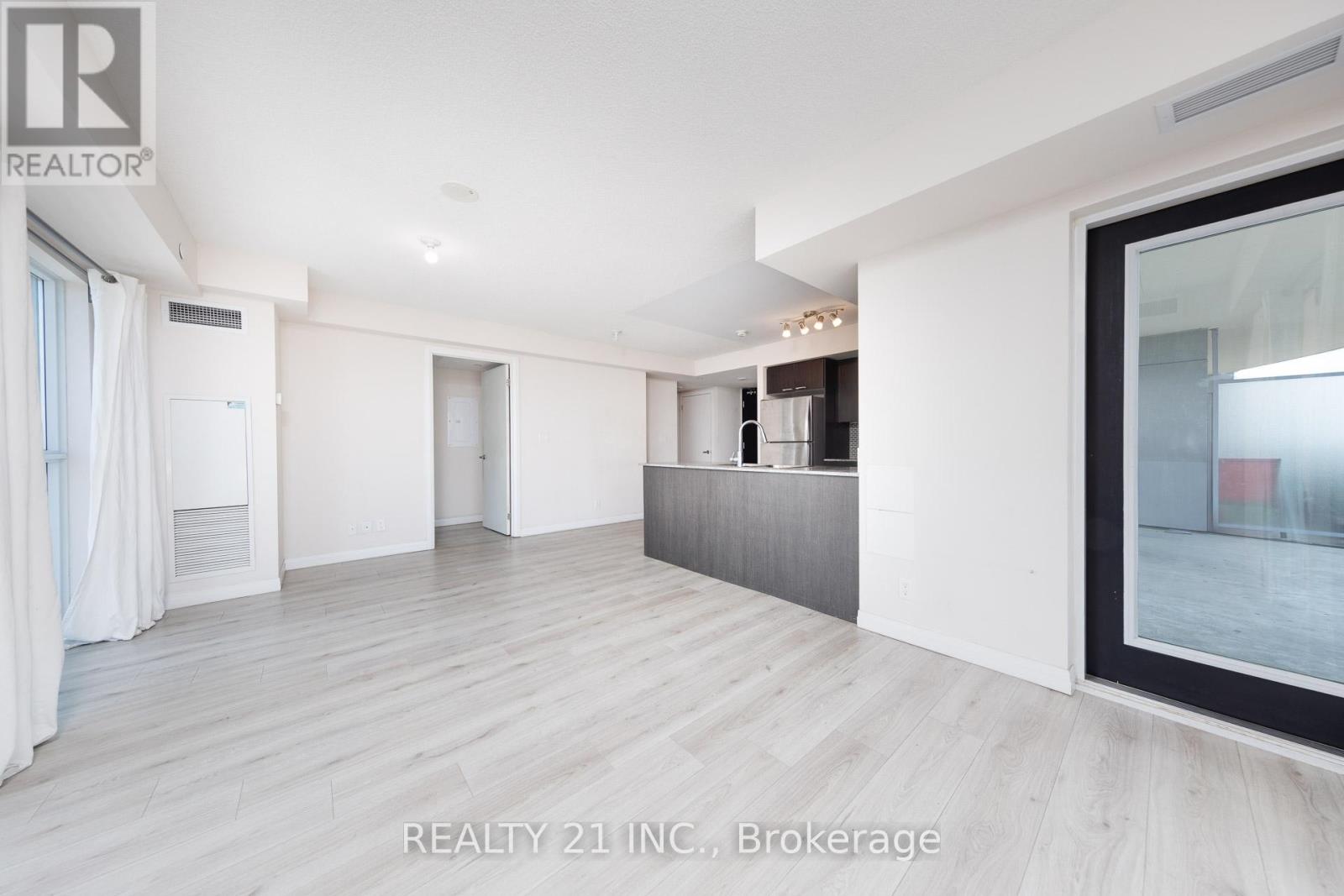 #1203 2152 LAWRENCE AVENUE E - 7