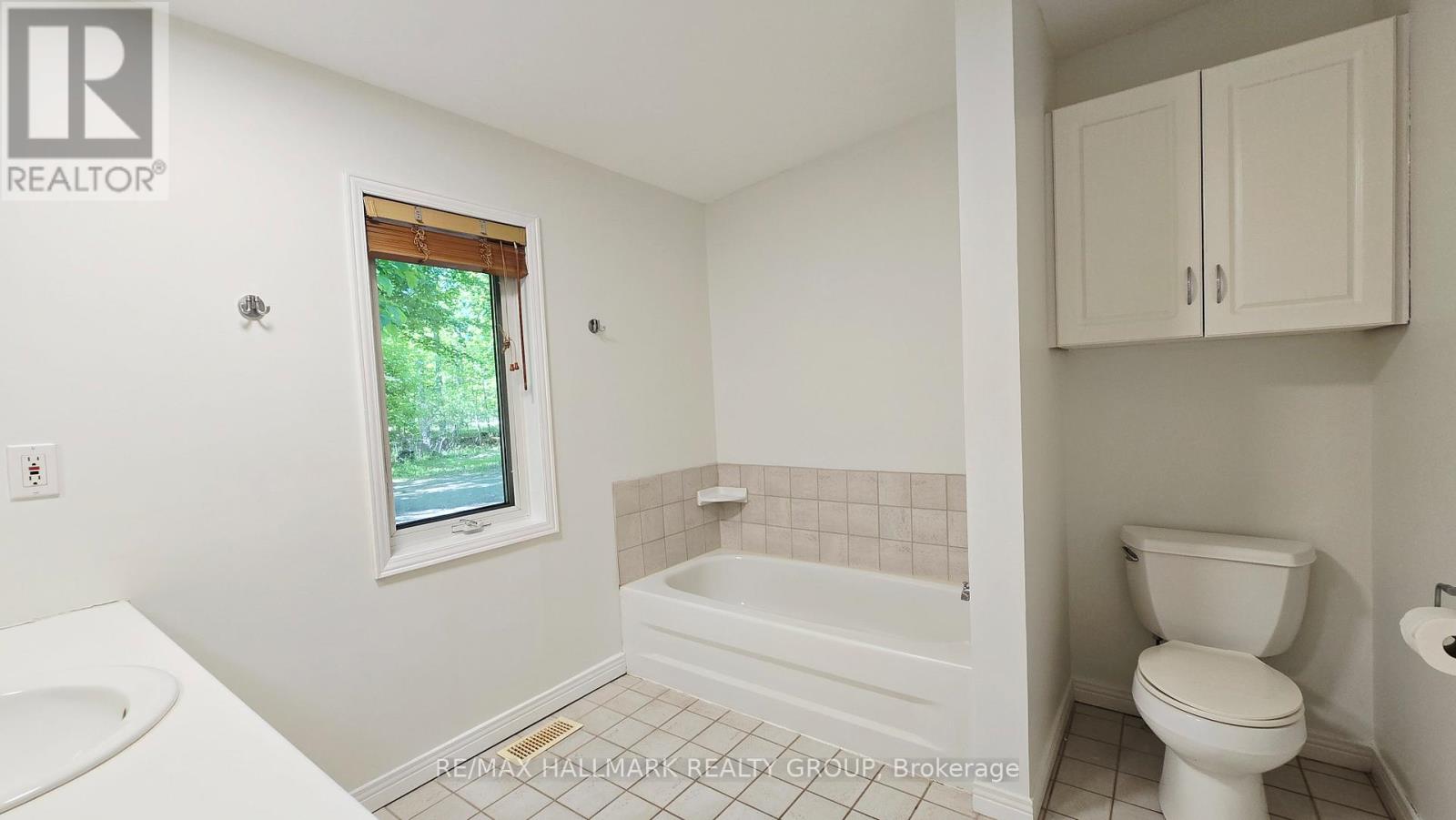 2 Bed, 2 Bath House for Sale in Ottawa – 156 DEWOLFE STREET, Ottawa – MLS# X13239980 - Image 29