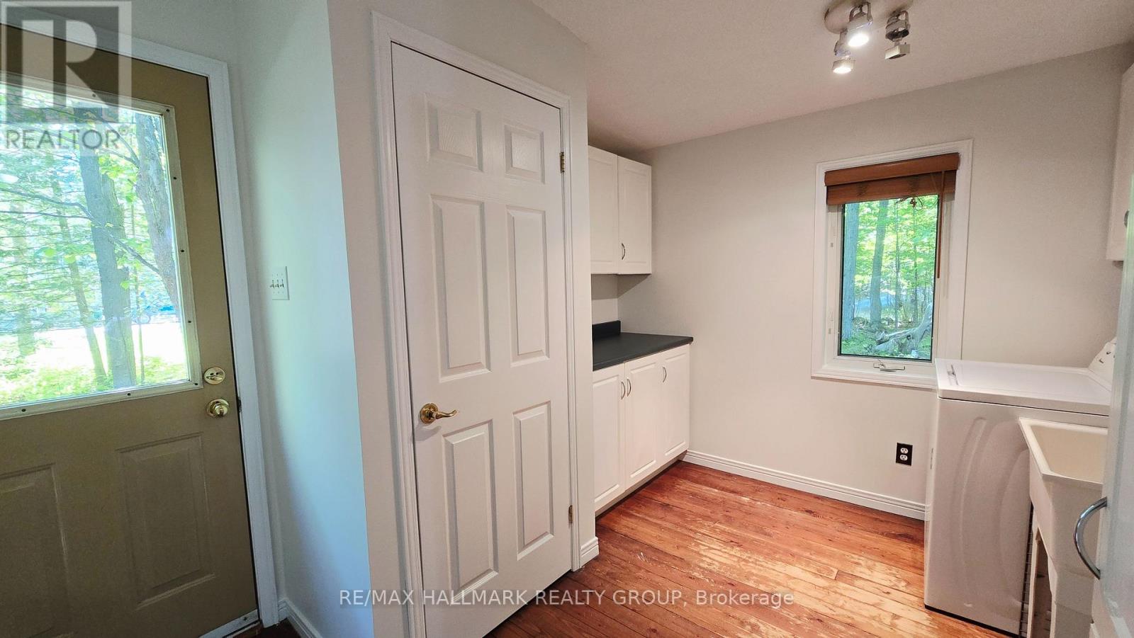 2 Bed, 2 Bath House for Sale in Ottawa – 156 DEWOLFE STREET, Ottawa – MLS# X13239980 - Image 37
