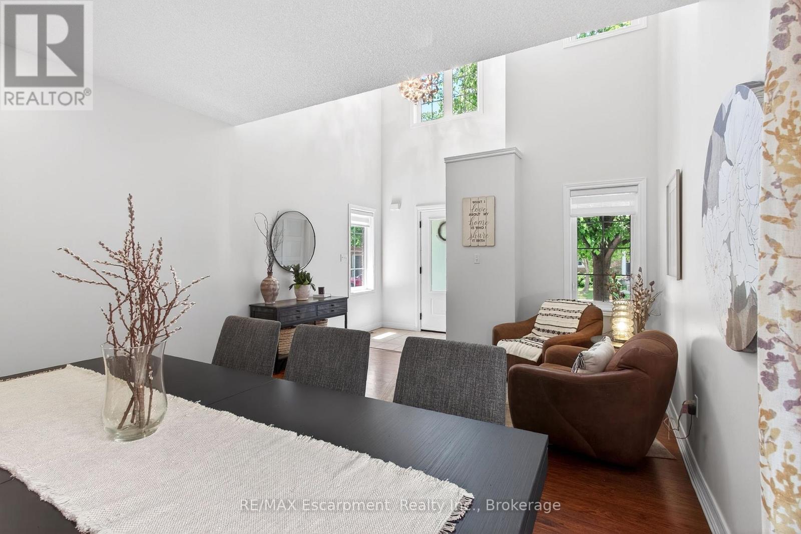5216 GARLAND CRESCENT - 10
