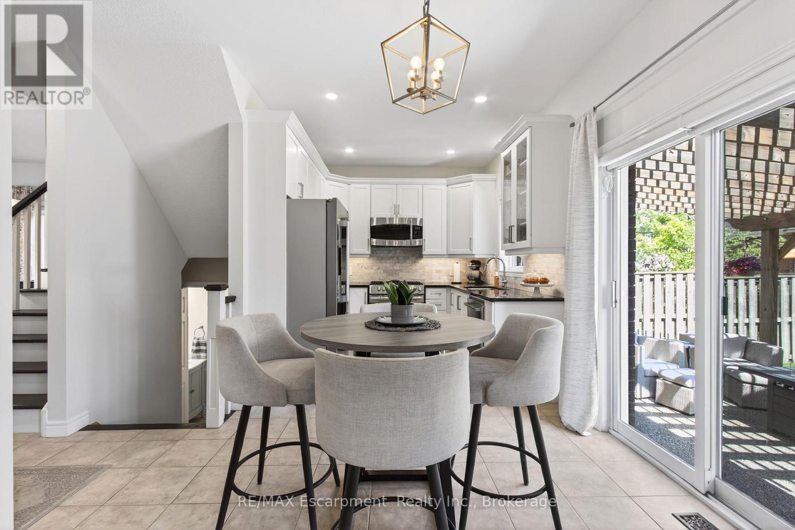 5216 GARLAND CRESCENT - 18