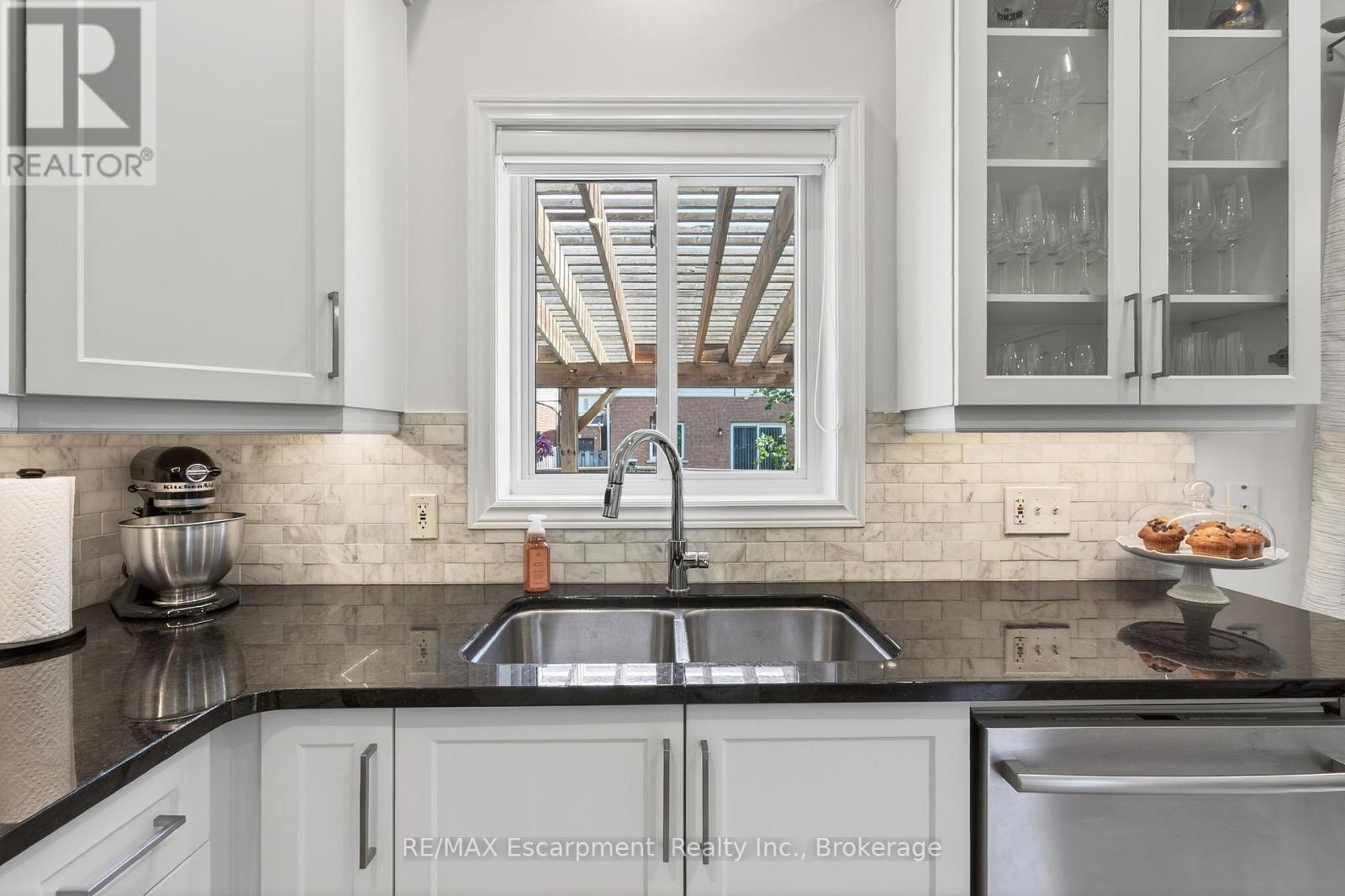 5216 GARLAND CRESCENT - 21