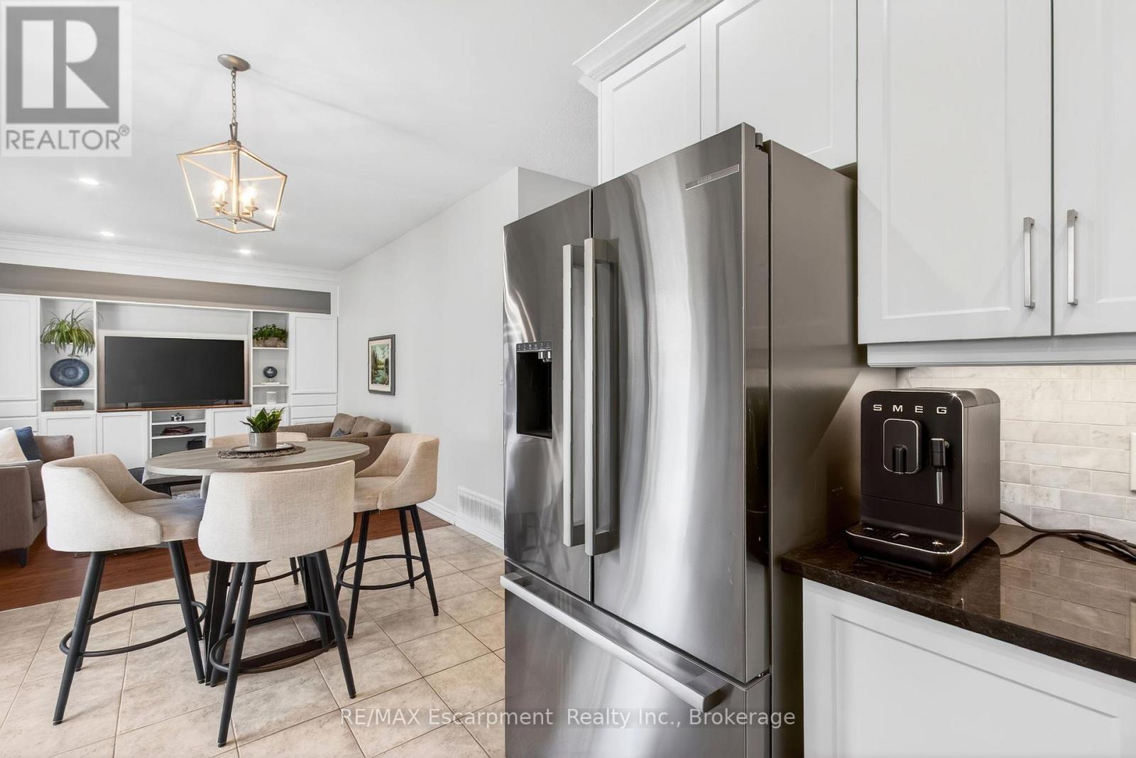 5216 GARLAND CRESCENT - 23
