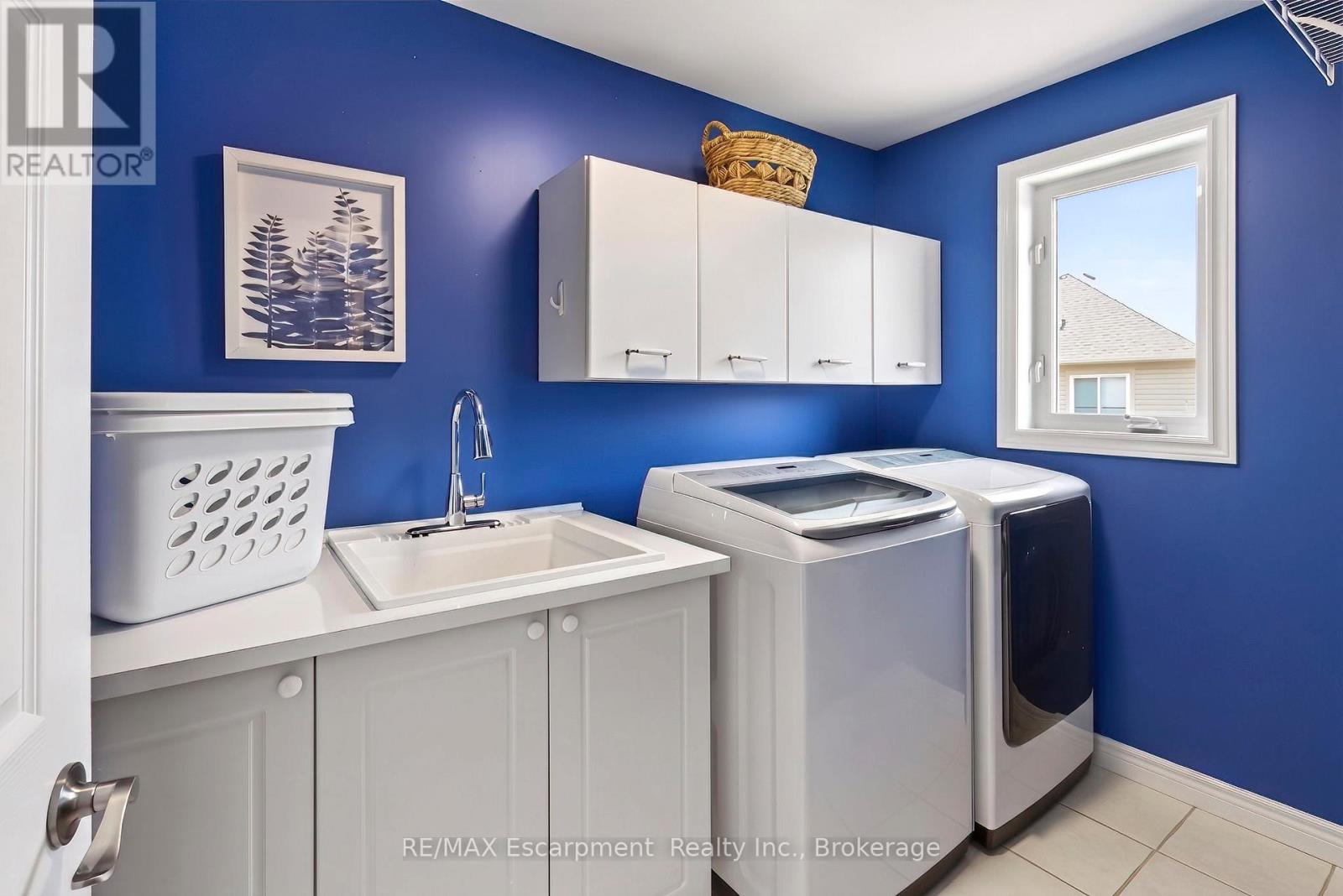 5216 GARLAND CRESCENT - 33