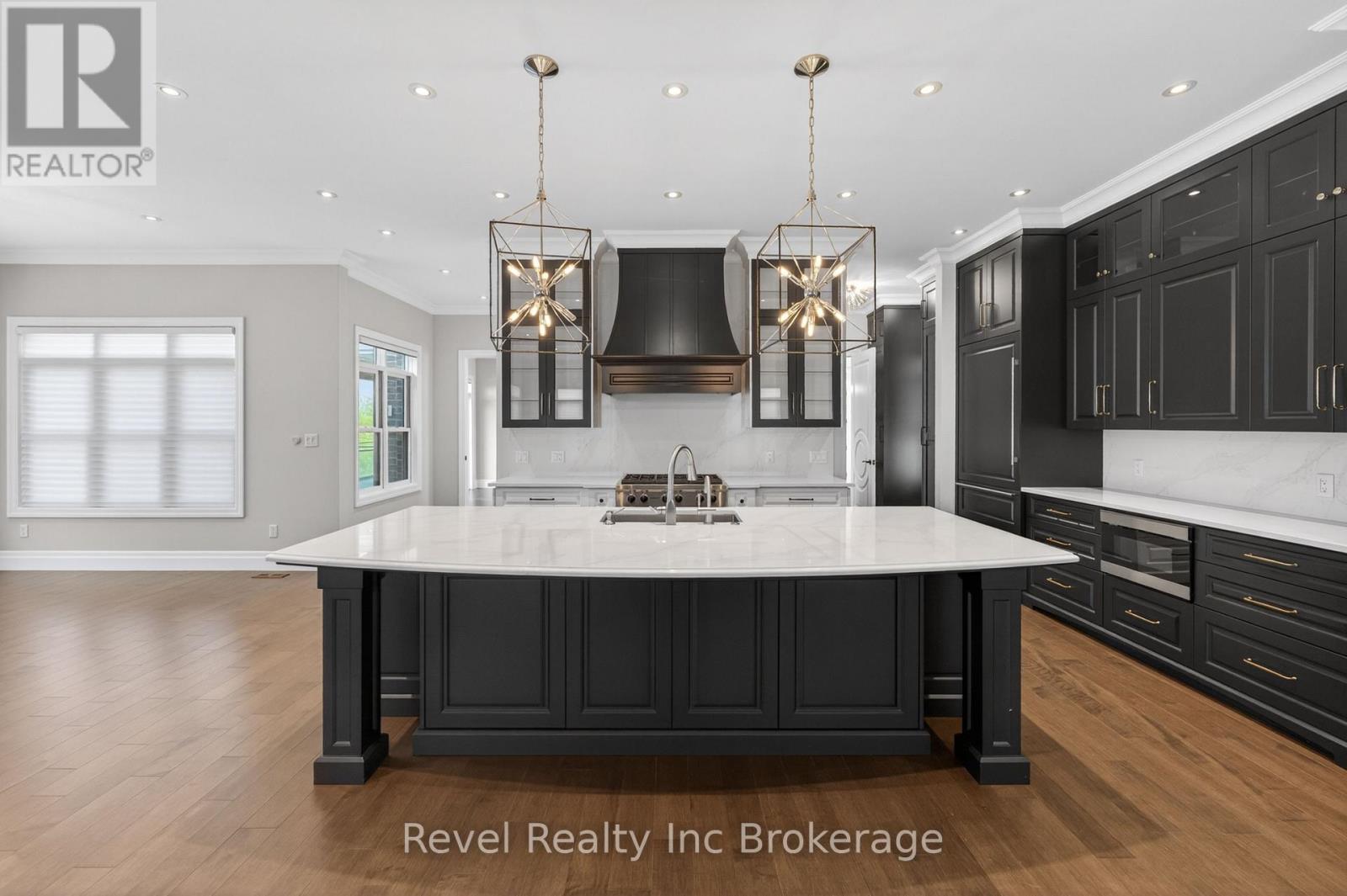 241 TAMARACK BOULEVARD - 11