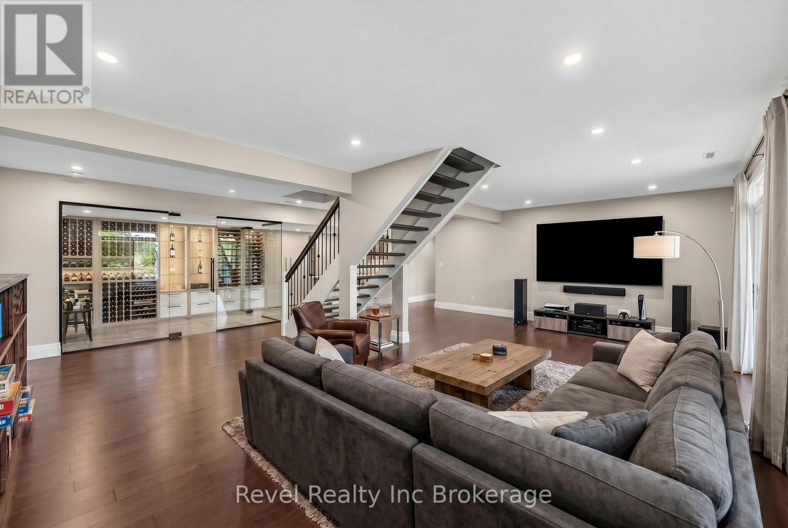 241 TAMARACK BOULEVARD - Image 33