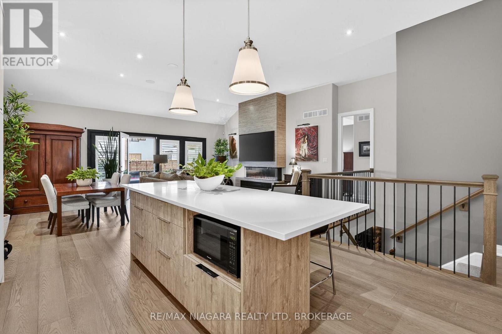 6 MILLS LANE - 17