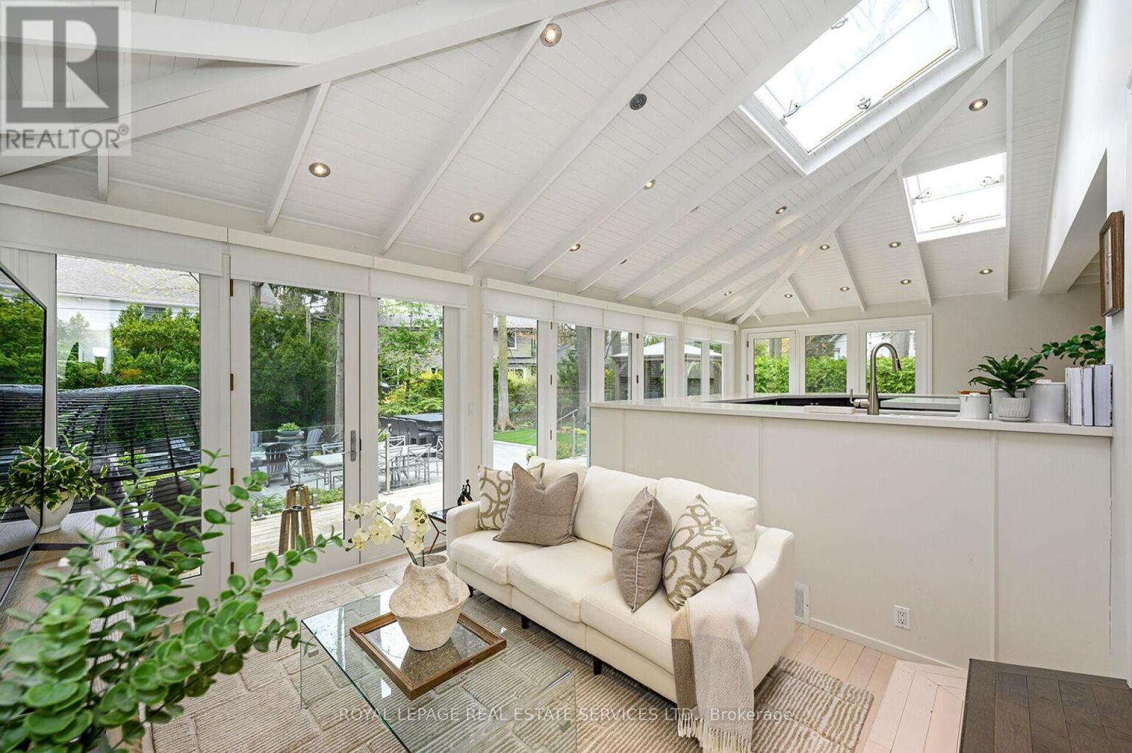 1454 CHASEHURST DRIVE - 11