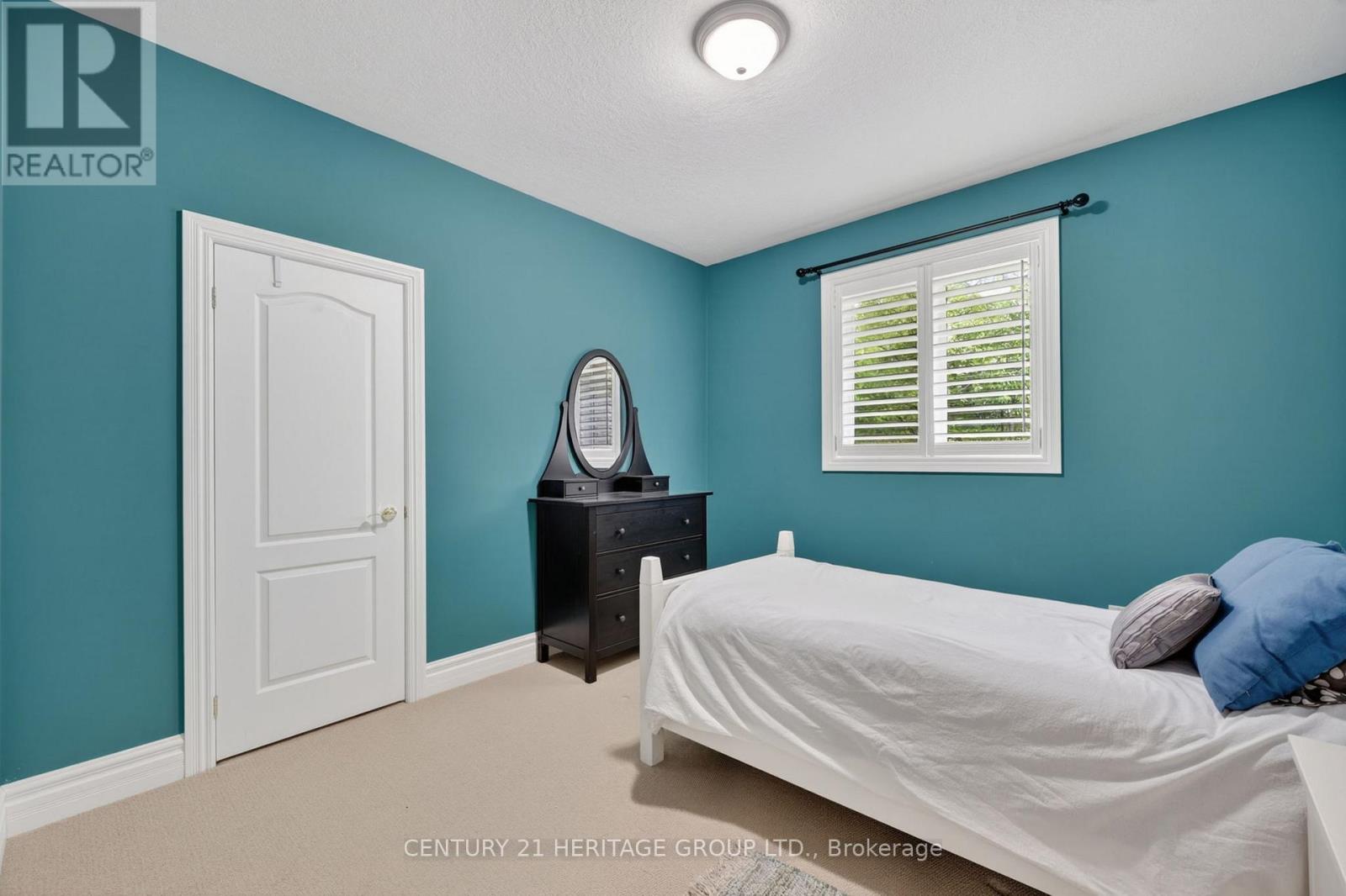 22 LLOYD COOK DRIVE E - 18