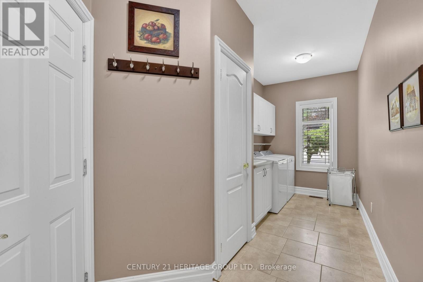 22 LLOYD COOK DRIVE E - 25