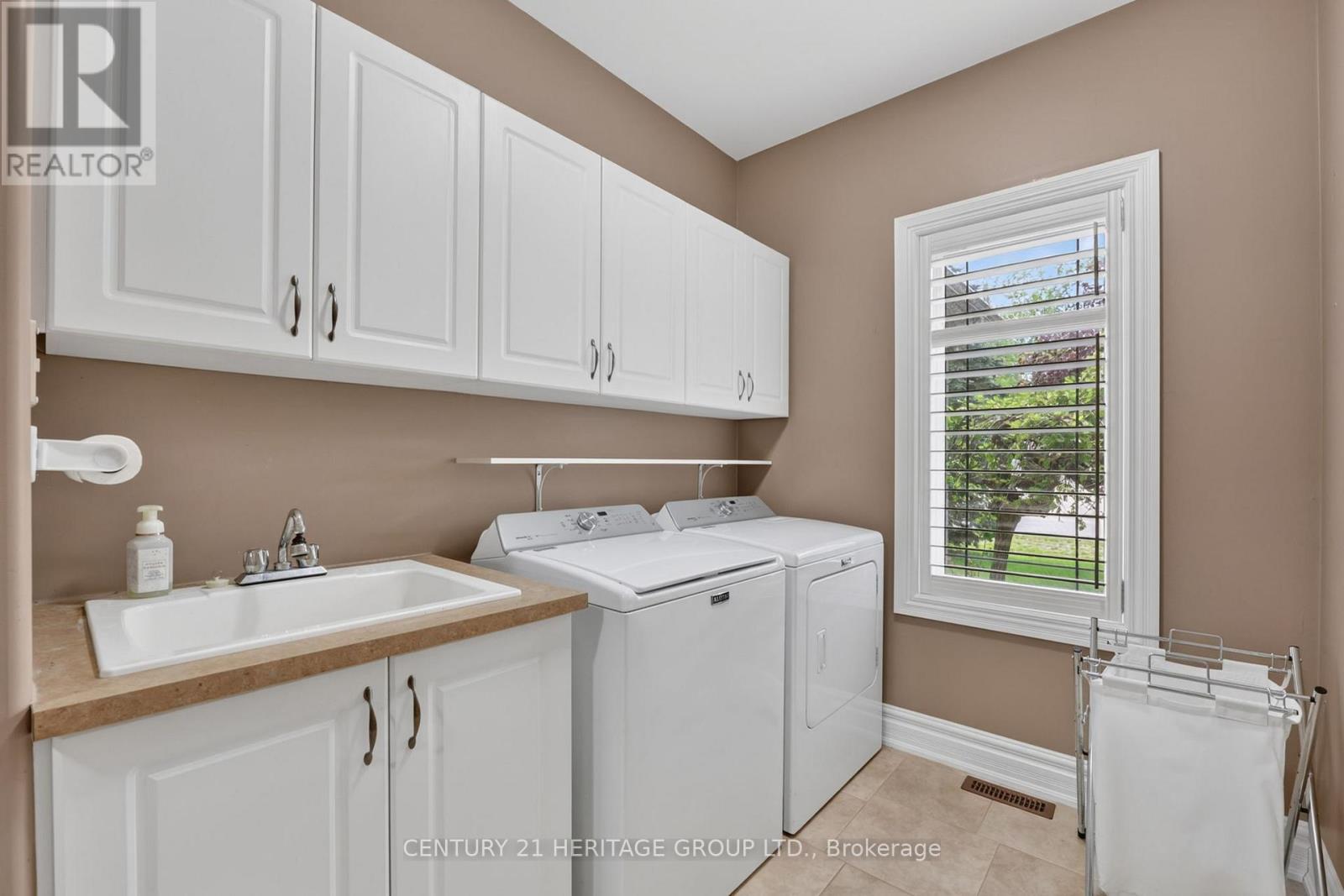 22 LLOYD COOK DRIVE E - 26
