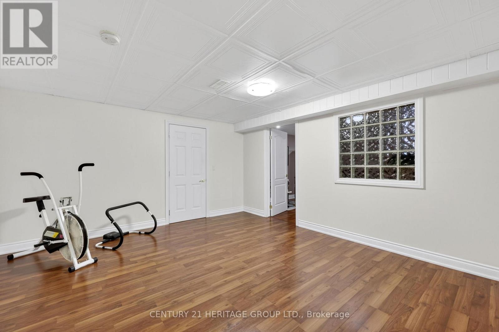 22 LLOYD COOK DRIVE E - 32