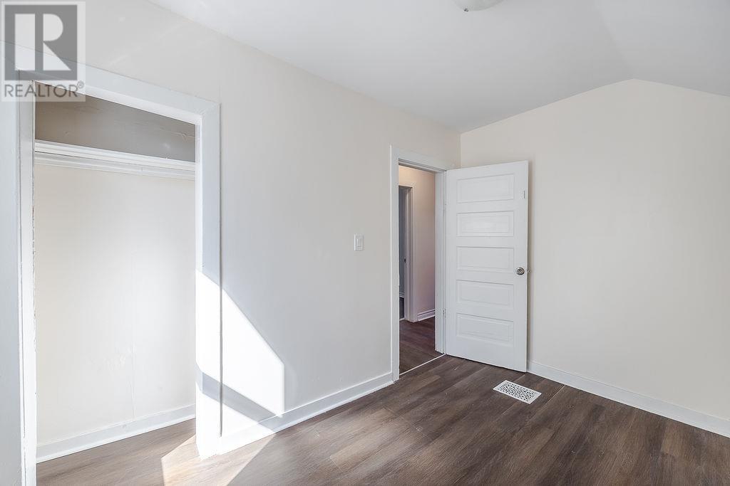 104 London ST - 17