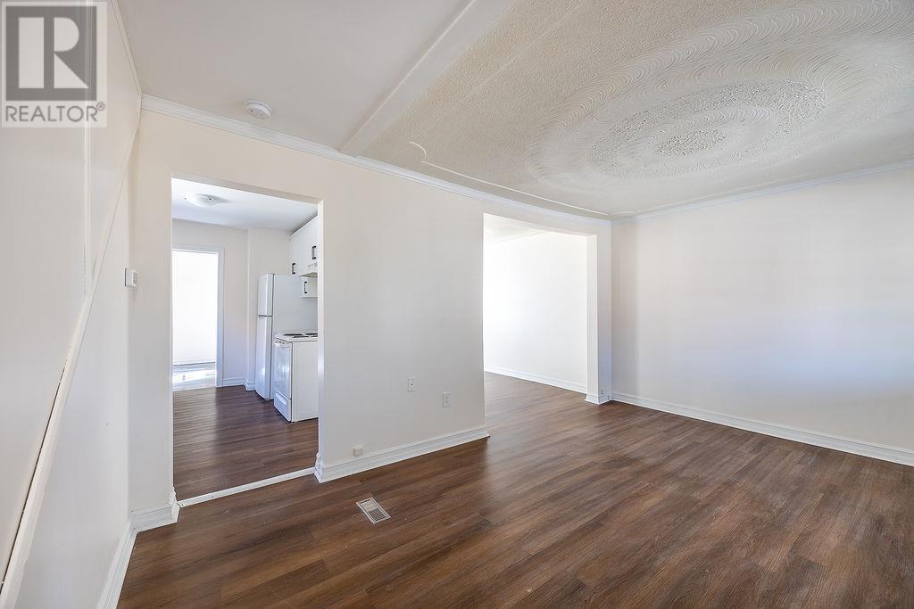 104 London ST - 4