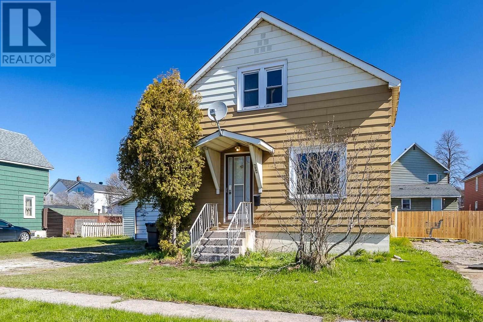 634 Portage LN - Image 3