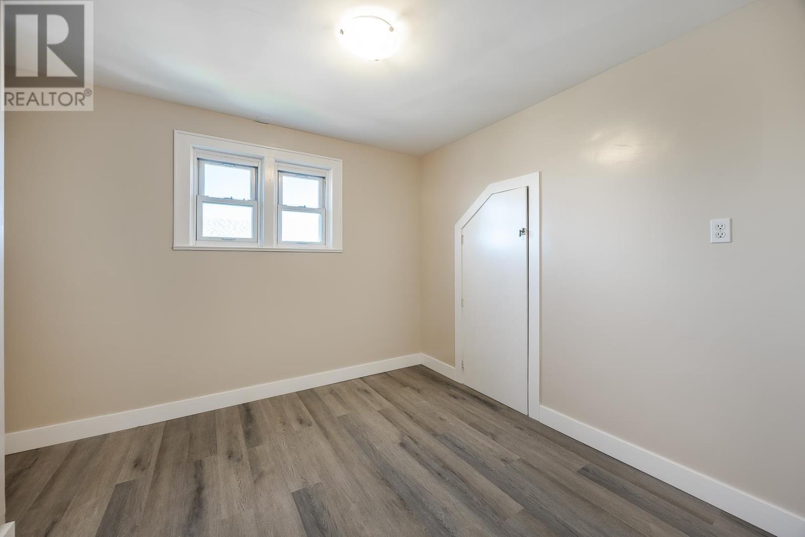 634 Portage LN - 17
