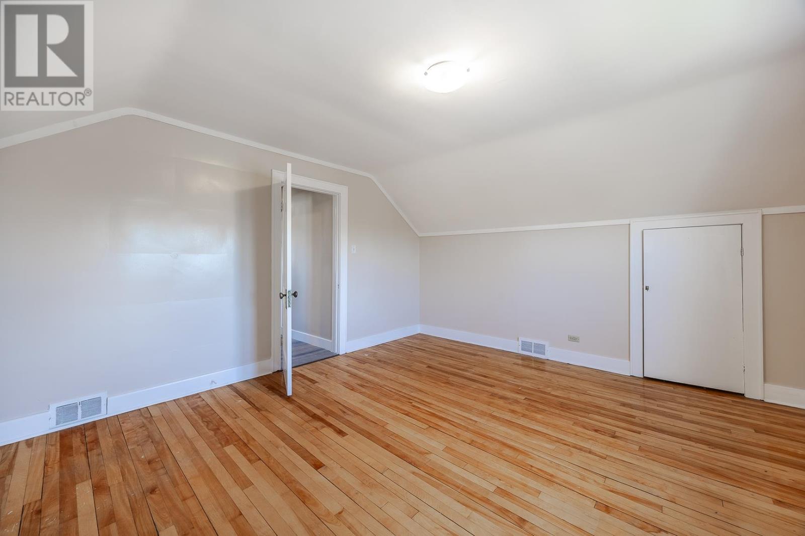 634 Portage LN - 20