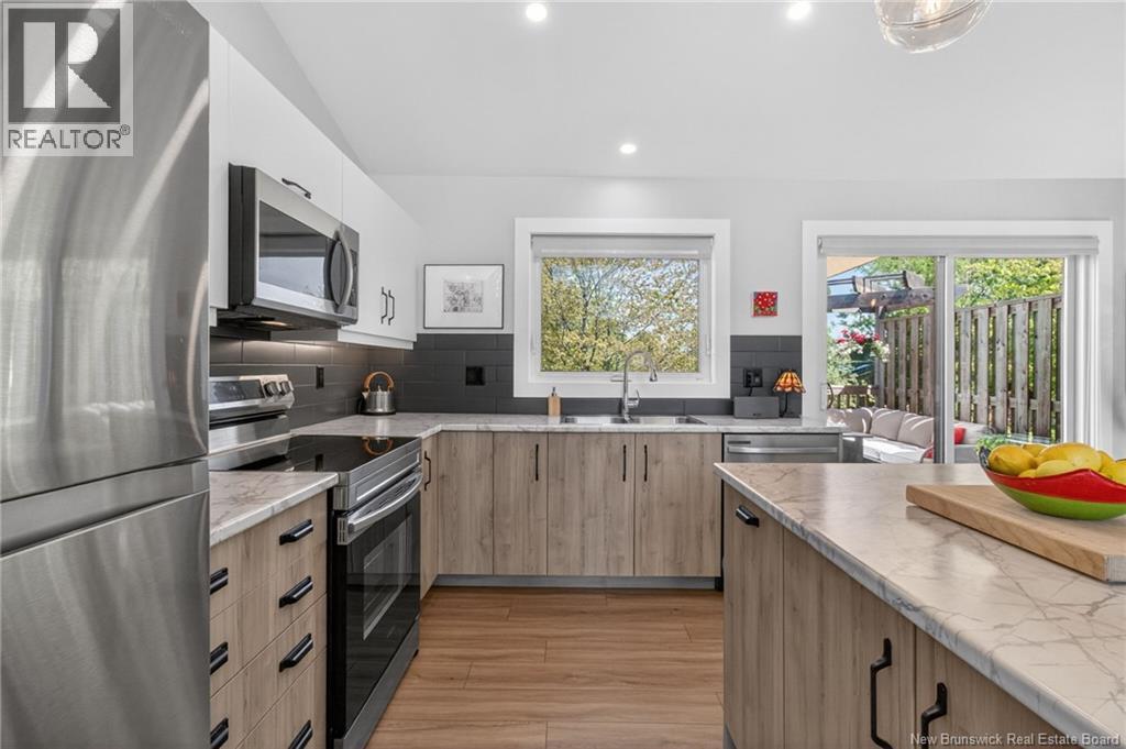 10 De la Colline Court - 20