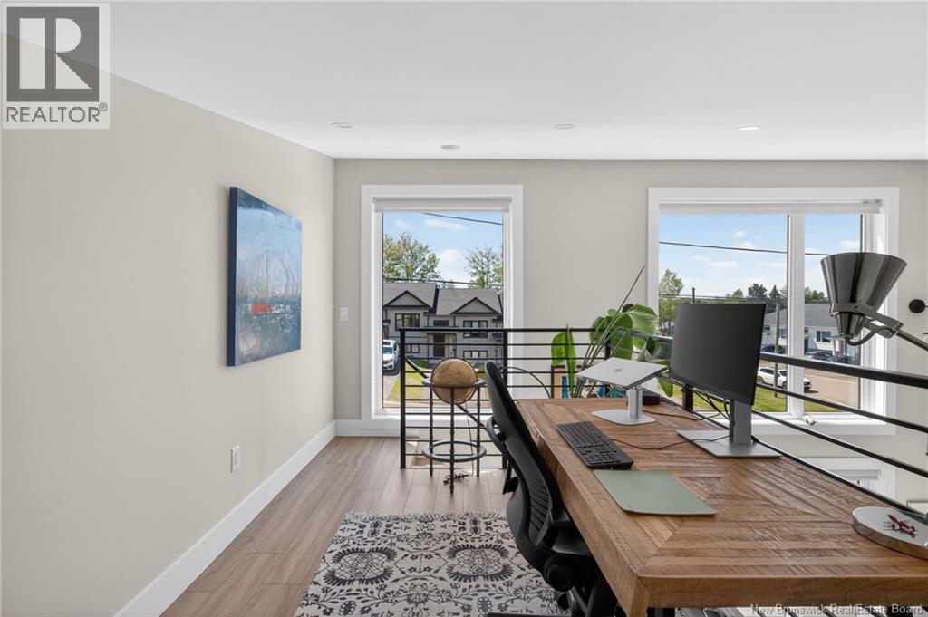 10 De la Colline Court - 12