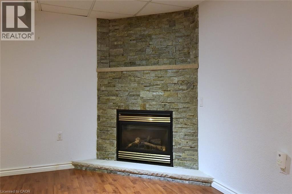 #18 60 RICE Avenue - 32
