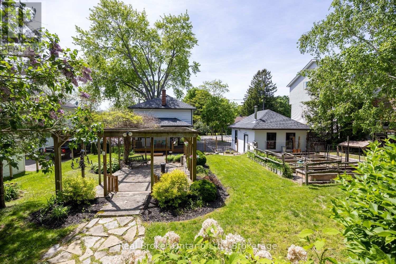61 MILL STREET - 32