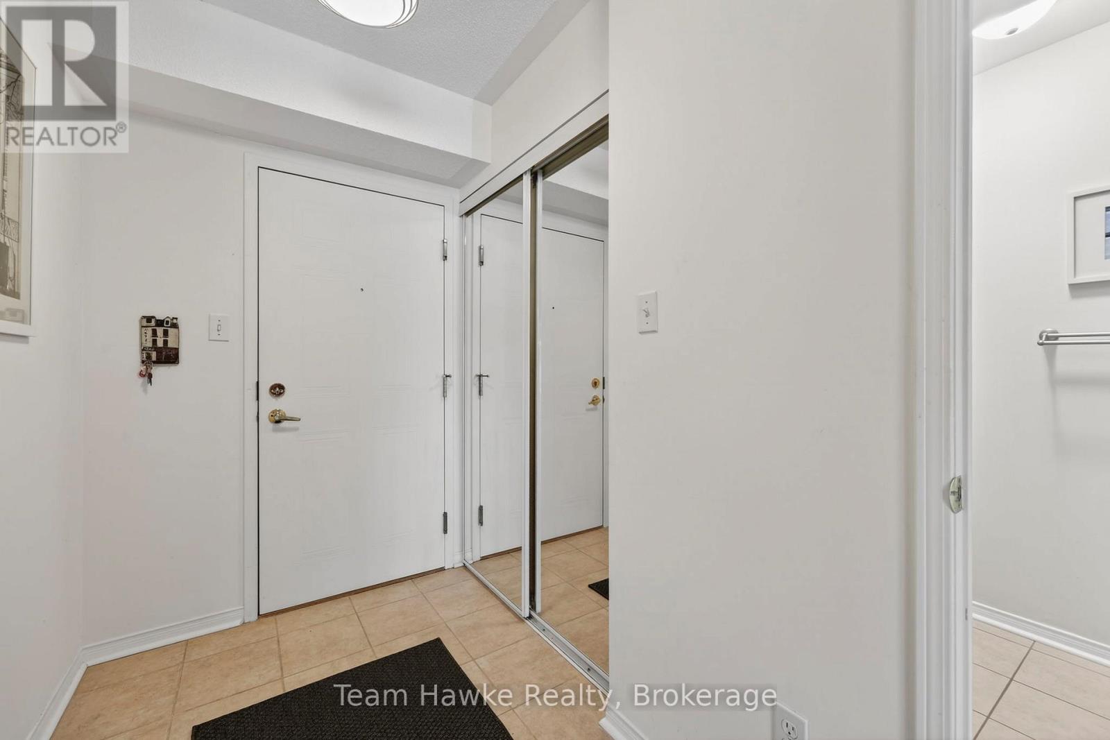 PH4 - 4 BECK BOULEVARD