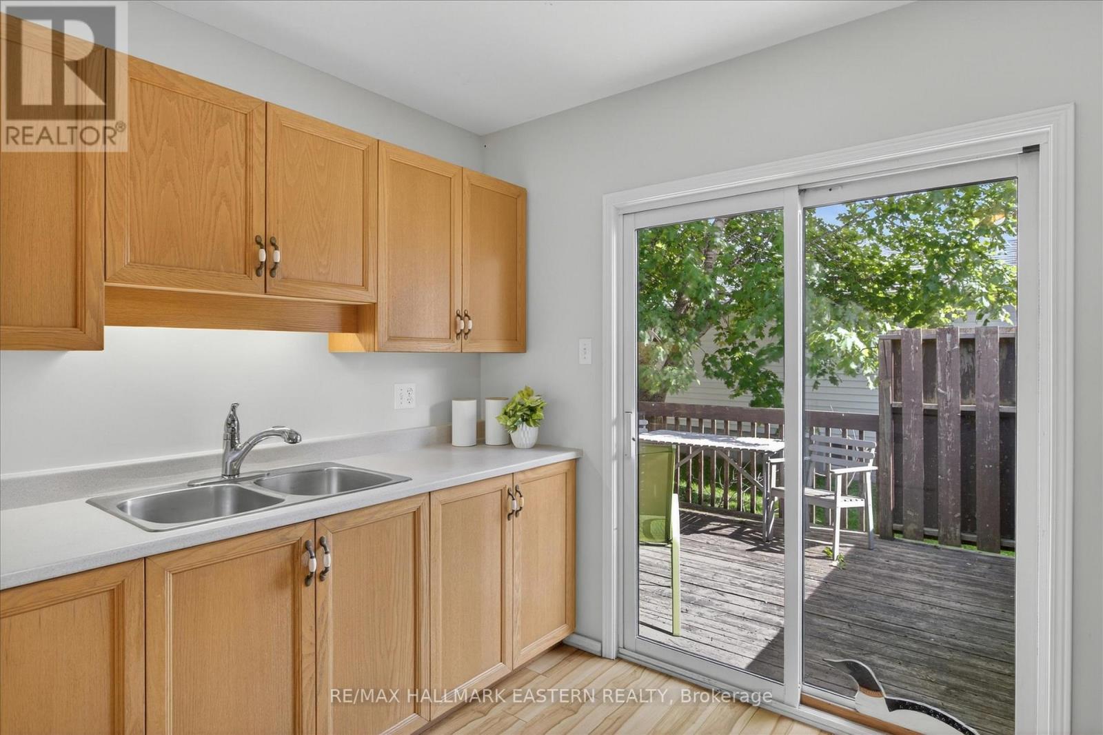 890 CHAPEL ROAD - 16