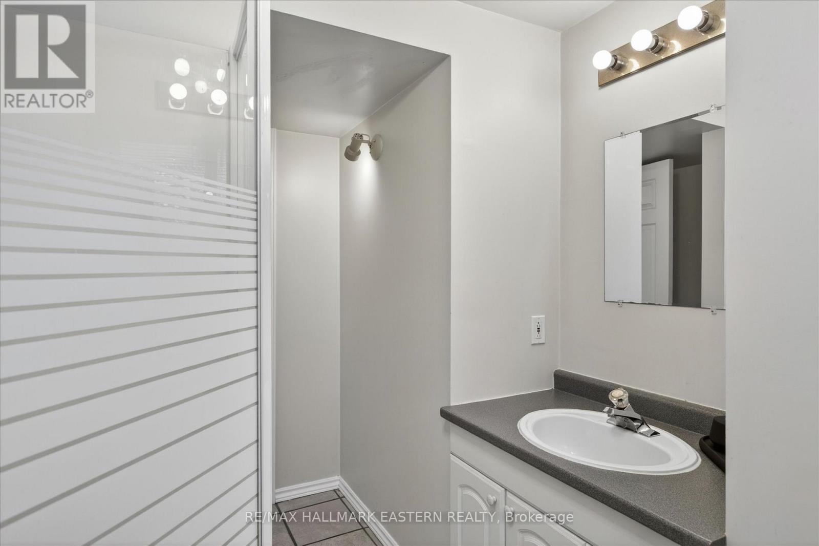 890 CHAPEL ROAD - 25