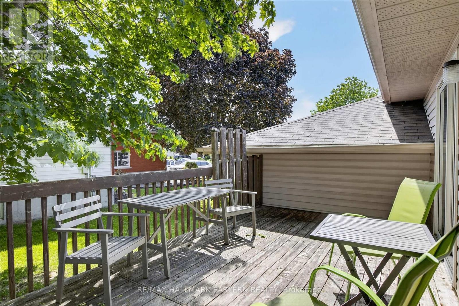 890 CHAPEL ROAD - 32