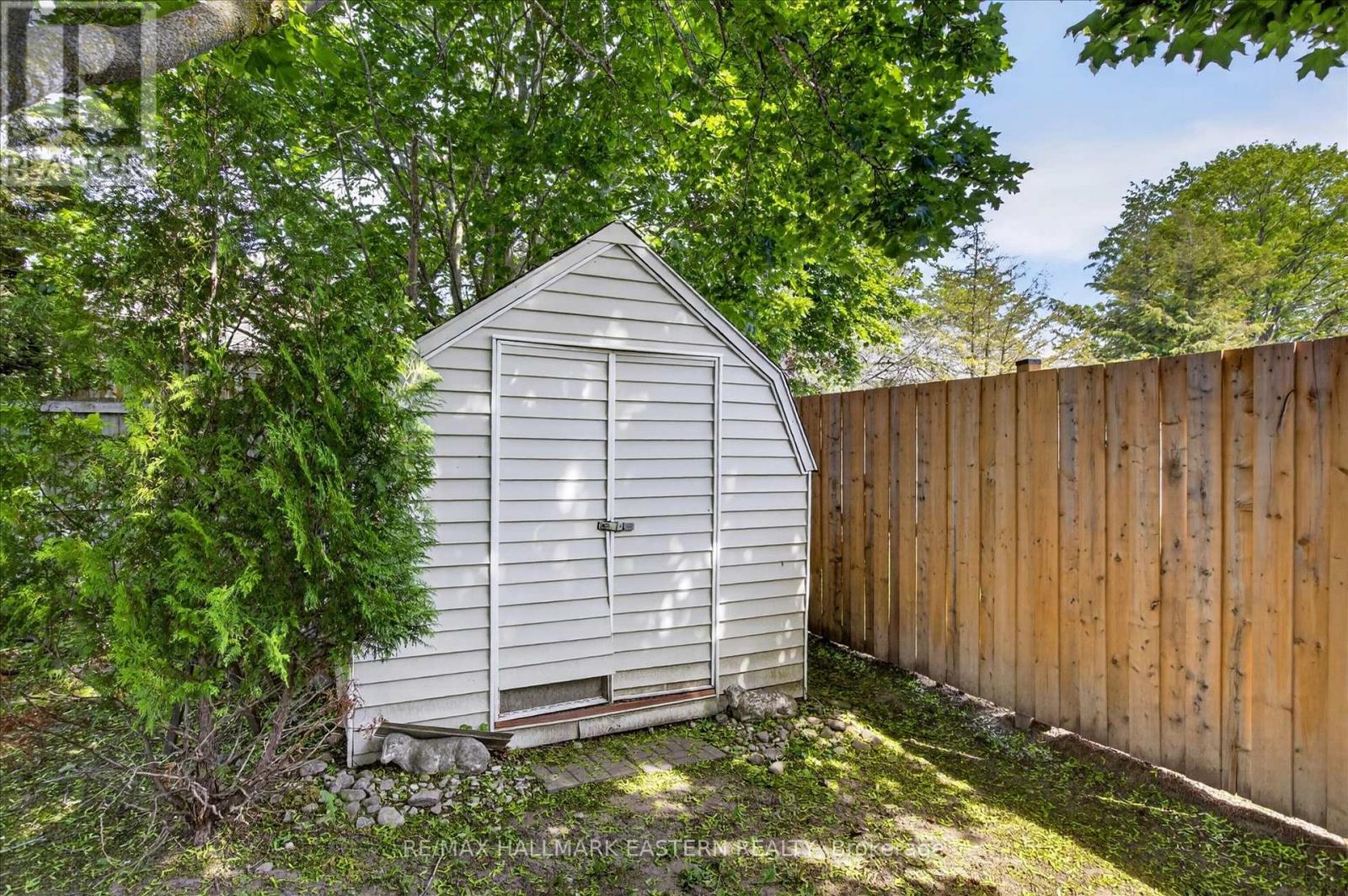 890 CHAPEL ROAD - 4