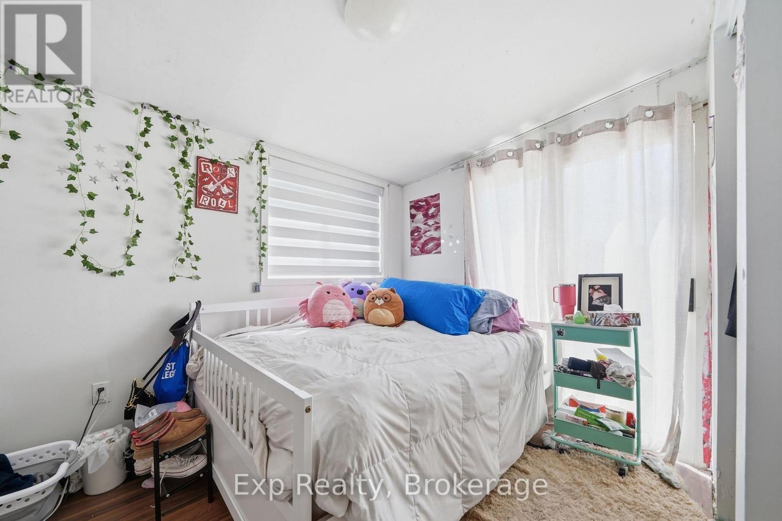 6 JUNIPER LANE - 24