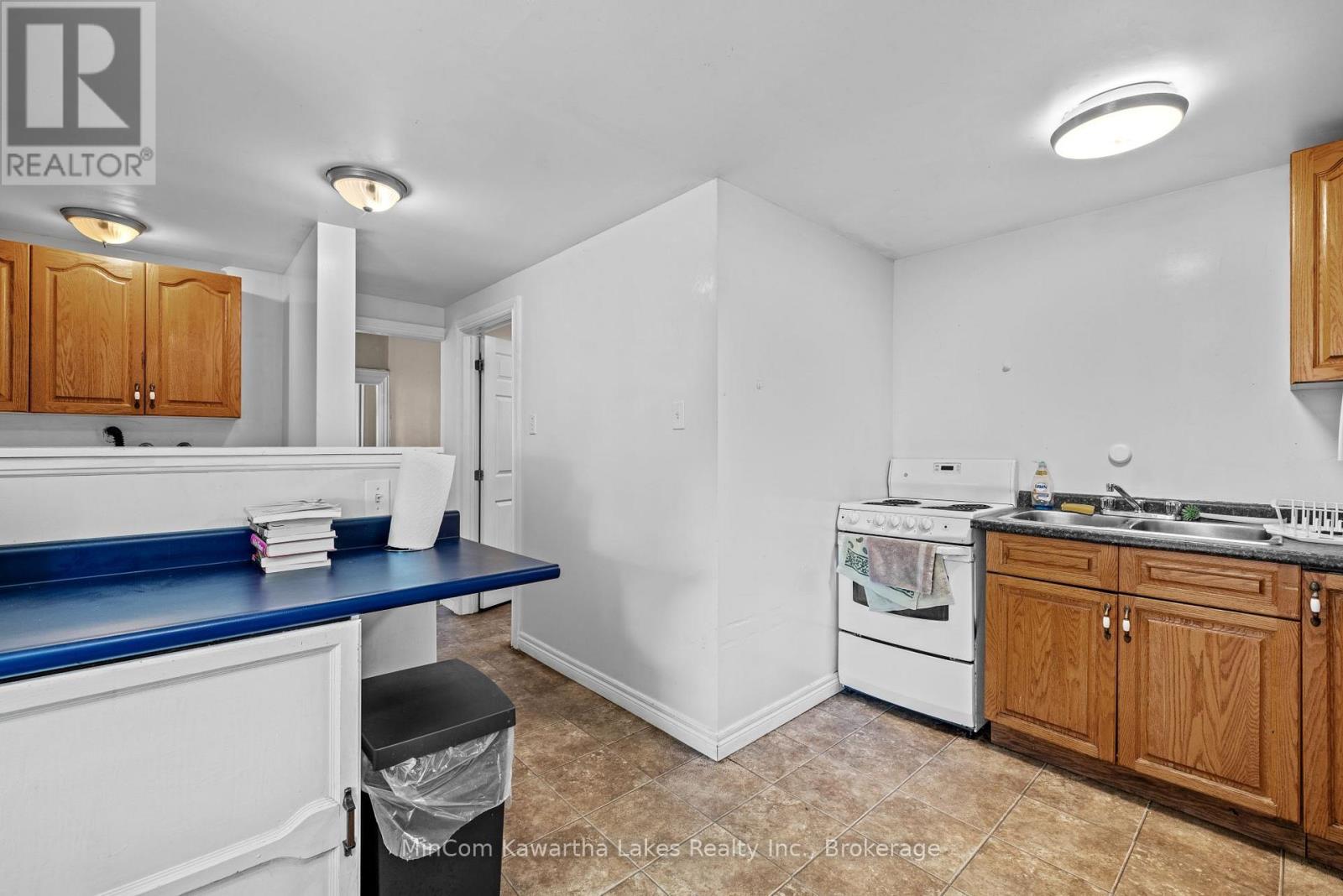 270 SHERBROOKE STREET - 9