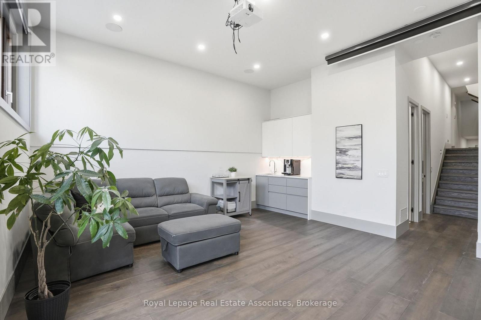 #B 357 MELROSE STREET - 39