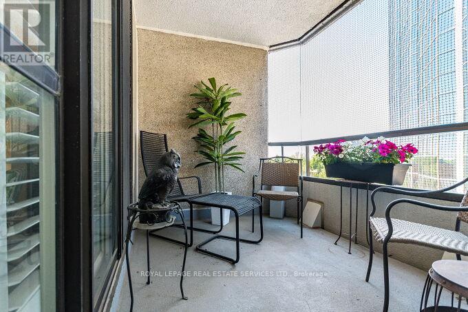 #709 1 ABERFOYLE CRESCENT - 32