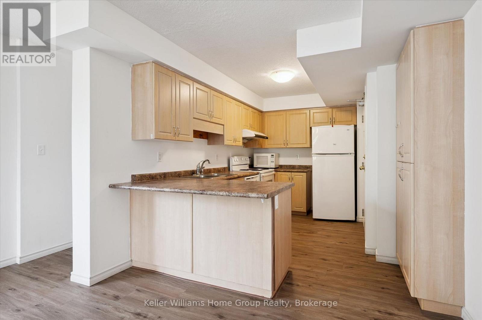 #3 35 MOUNTFORD DRIVE - 12