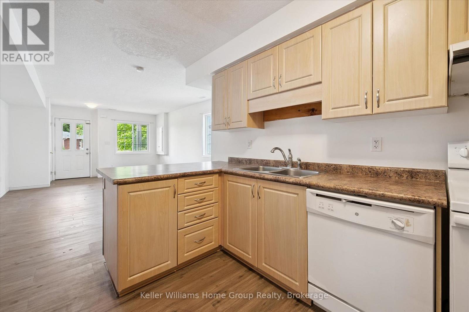 #3 35 MOUNTFORD DRIVE - 15