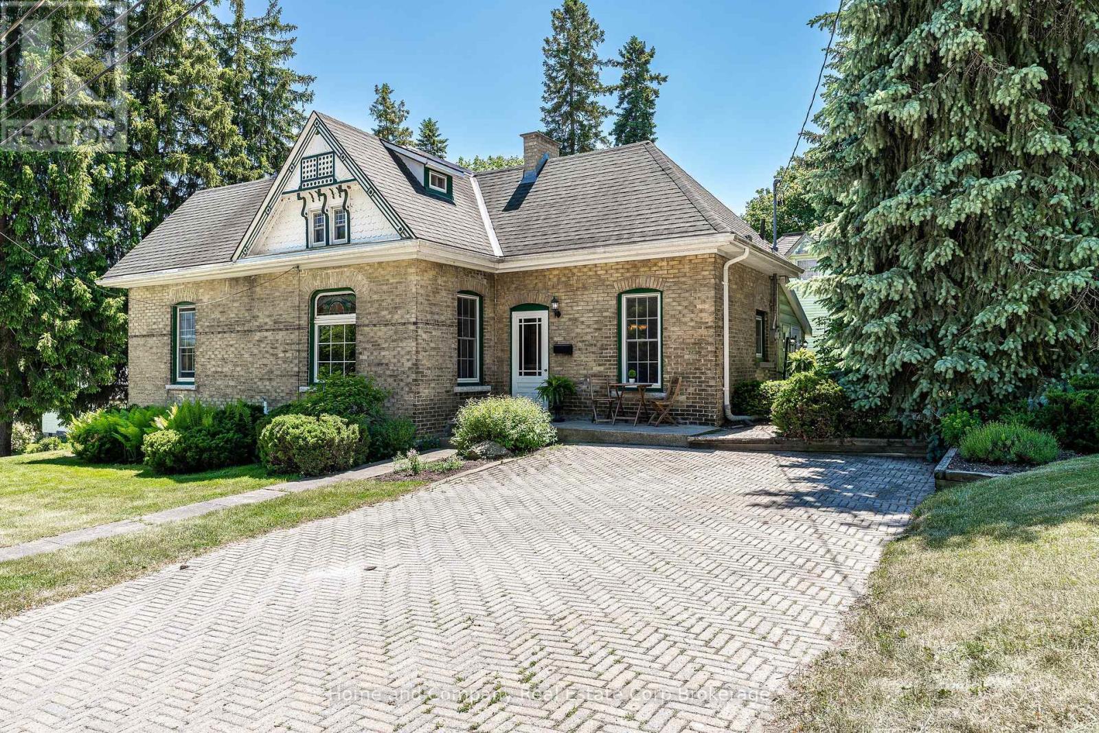 232 THOMAS STREET - 34