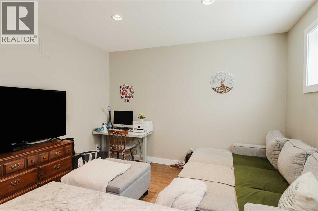 12429 103B Street - 33